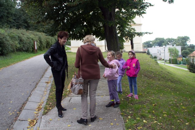 Alena and her students